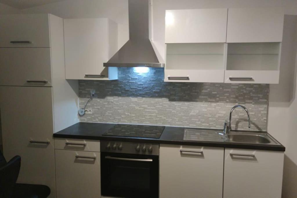 Studio/Huis In Maastricht Te Huur Εξωτερικό φωτογραφία